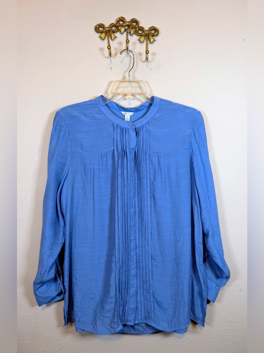 Cato Blue Pintuck Button-Front Long Sleeve Blouse. Size XL